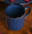 kubek-porcelana-granatowy.webp